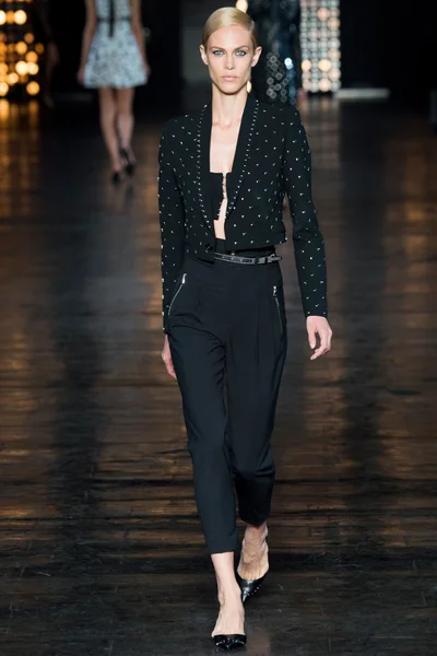 Look 22